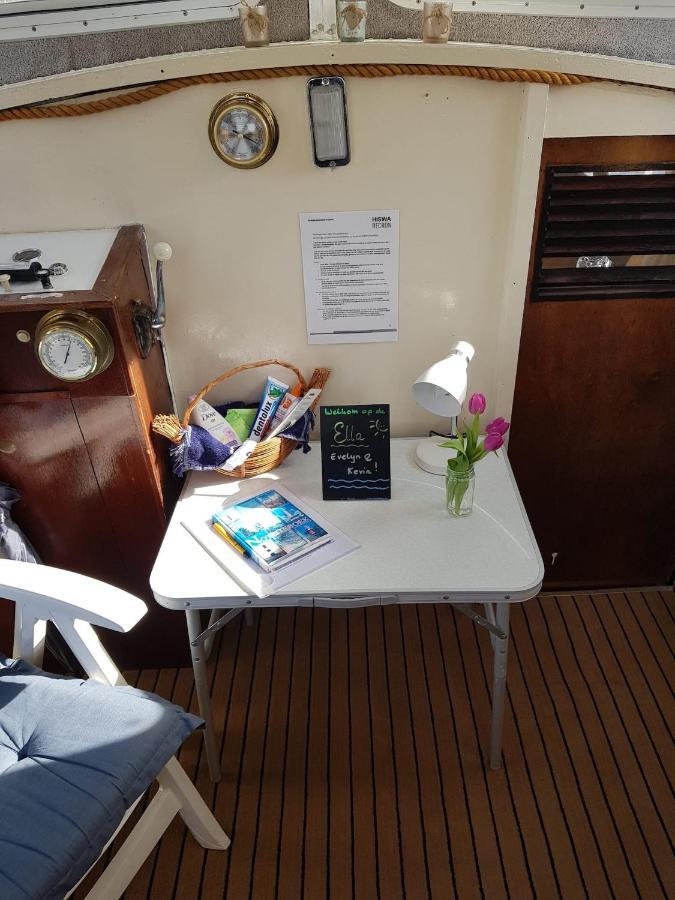 Boat Ella - Kamperen Op Het Water -Niet Om Mee Te Varen -Read Host Profile-Lees Hostprofiel Jutrijp Экстерьер фото